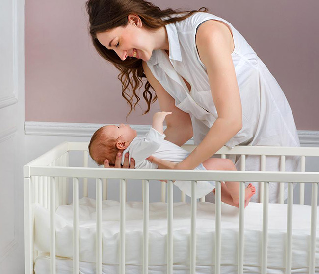 8 Tips on How to Transition Your Baby to a Crib Smoothly 8 Tips on How to Transition Your Baby to a Crib Smoothly
