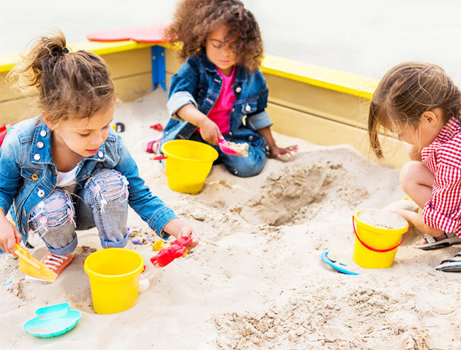 11 Best Outdoor Toys For Kids to Have Fun